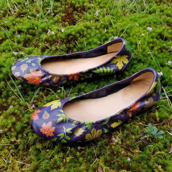 "All Fall" Tieks Size 7 (Taking Comissions) - Picture 6 of 14